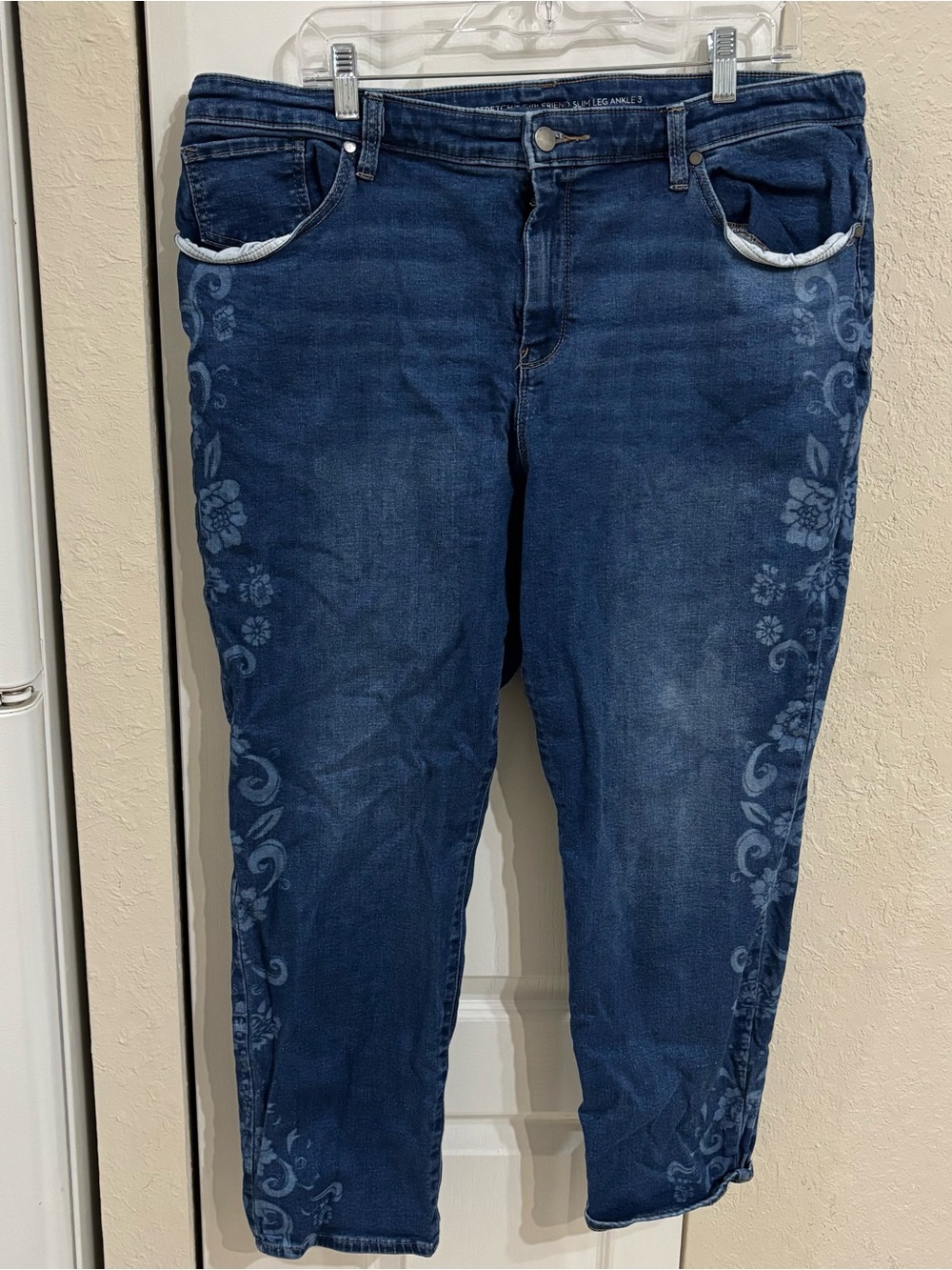 Chico's Perfect Stretch Girlfriend Slim Leg Ankle Jeans with Floral Side Print